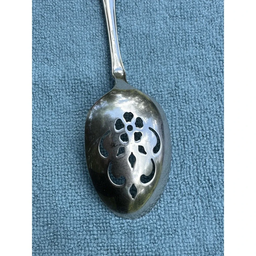 Oneida Community Louisiana Pierced Serving Spoon Stainless Flatware 8.5